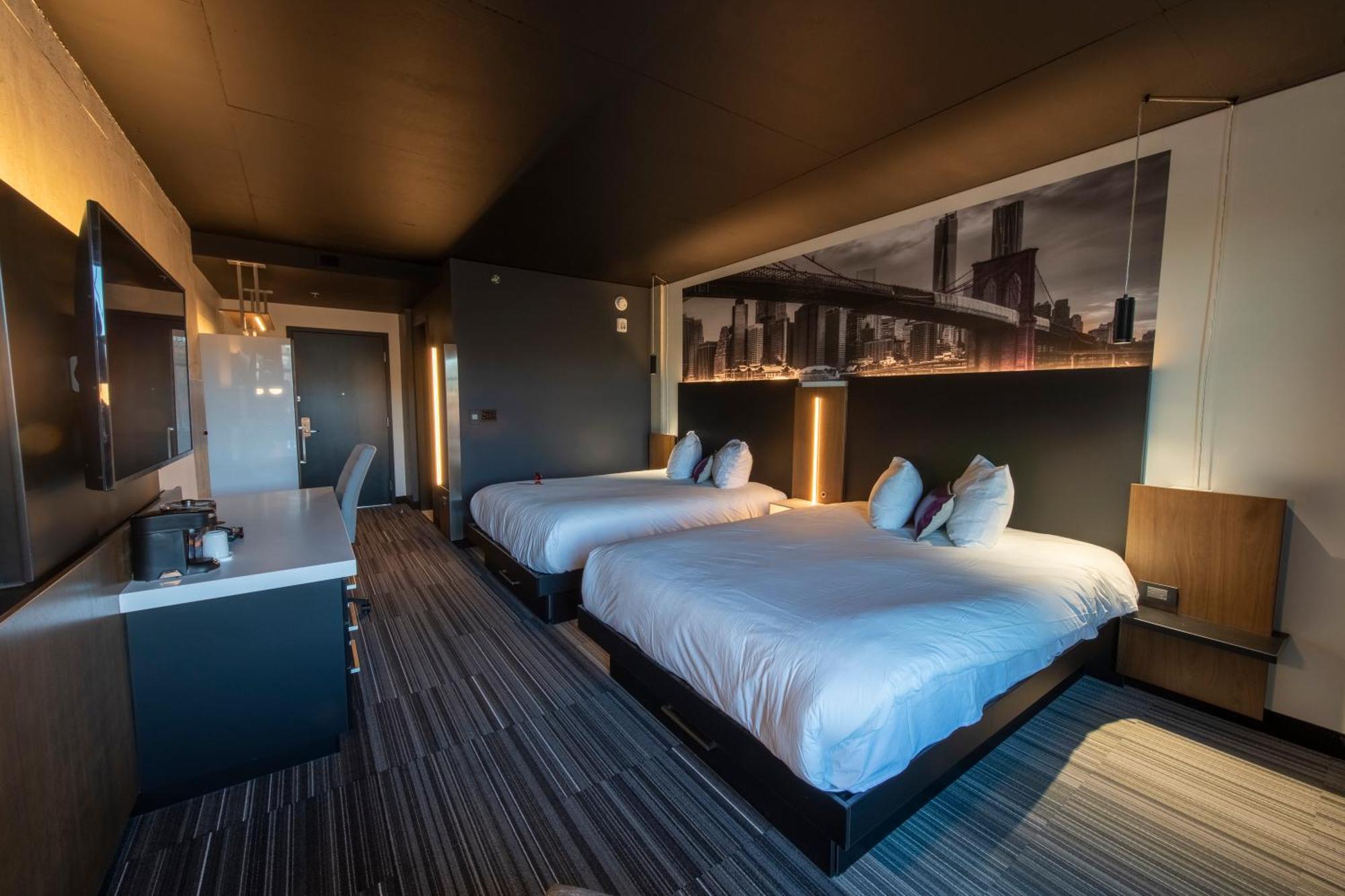 Grand Times Hotel - Aeroport De Quebec Exterior photo