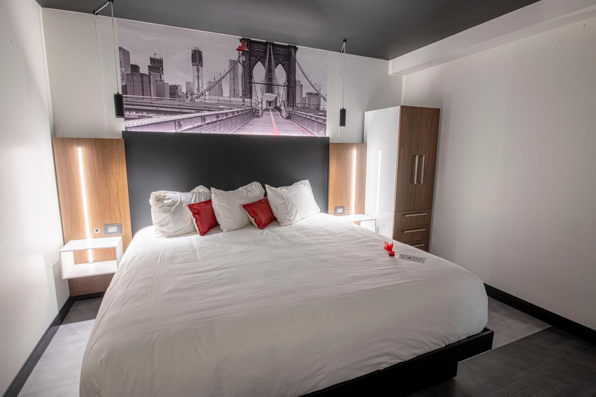 Grand Times Hotel - Aeroport De Quebec Exterior photo