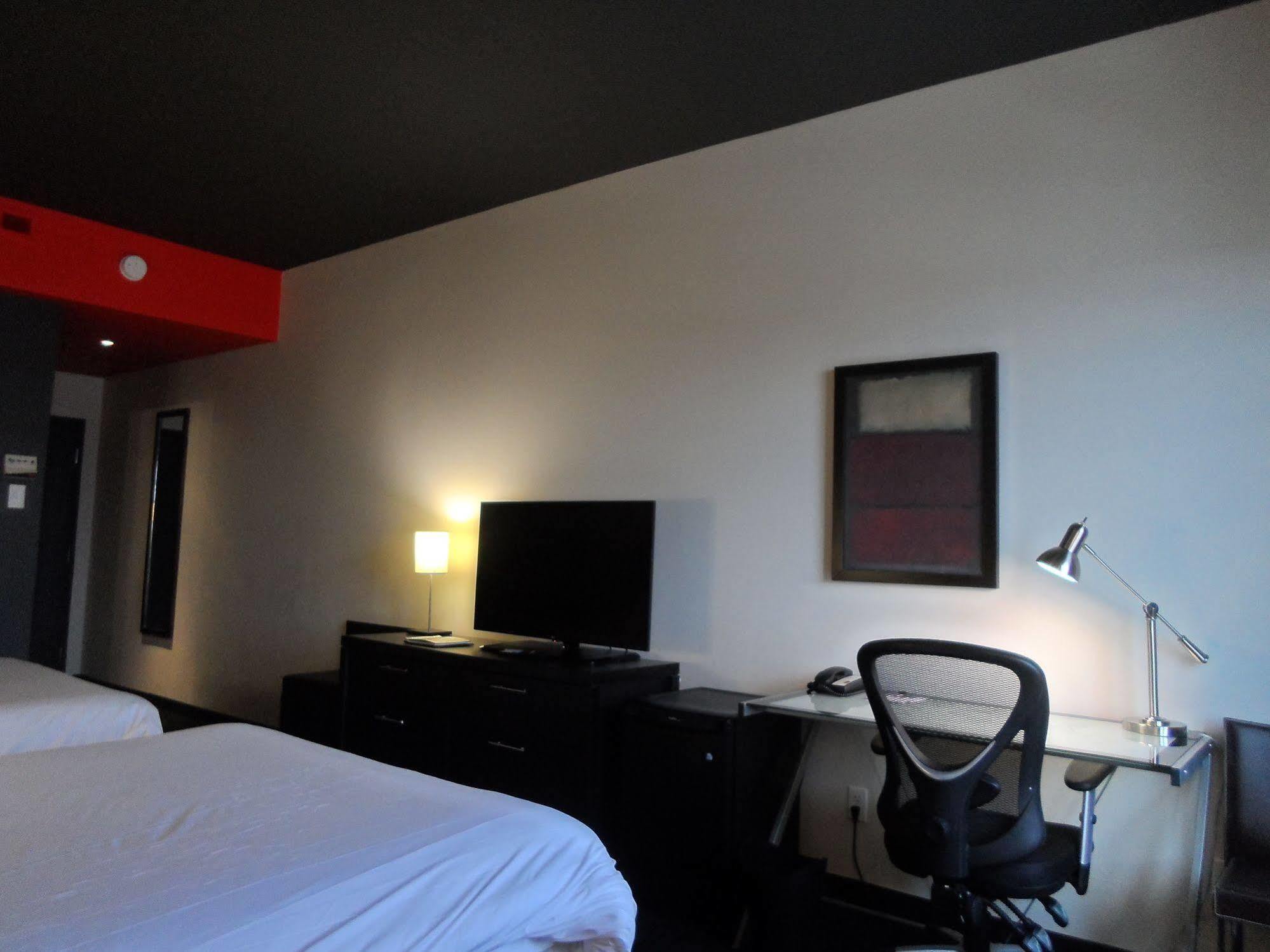 Grand Times Hotel - Aeroport De Quebec Exterior photo